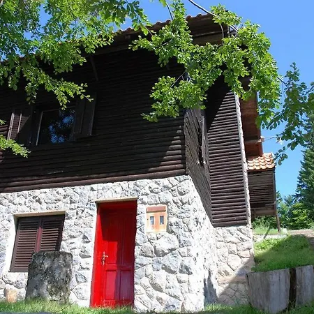 شقة Za Dvoje U Planinskoj Kuci Savic كوباونيك