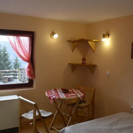 Za Dvoje U Planinskoj Kuci Savic